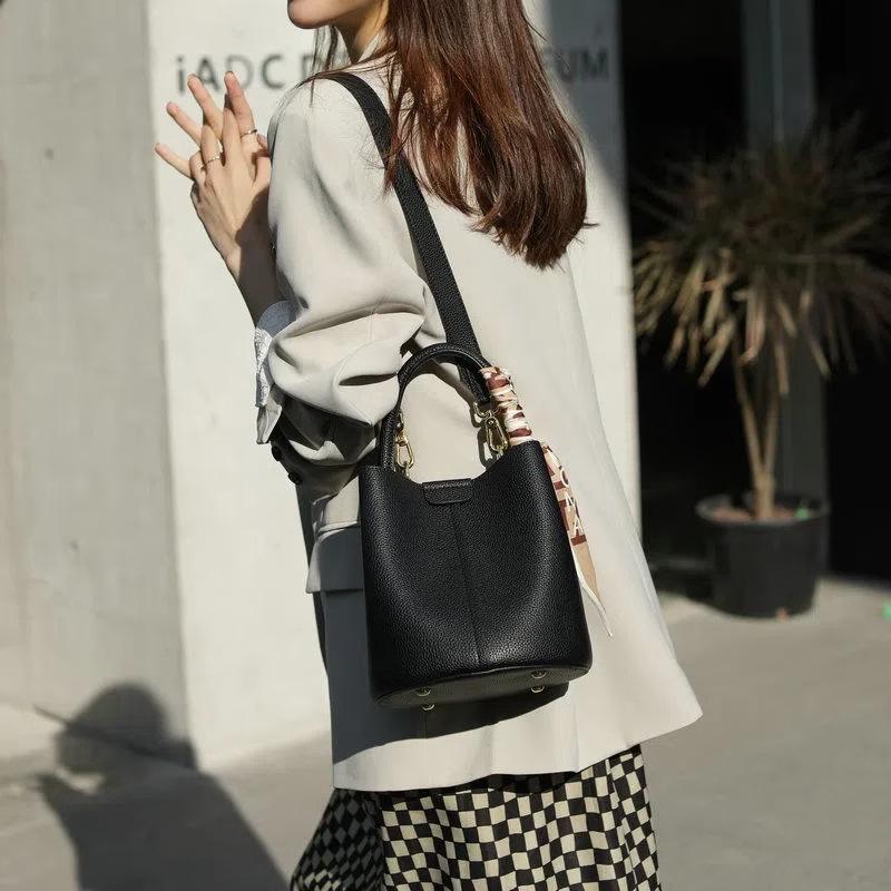 2026 Women's Large Capacity Tote Bag, Versatile Crossbody & Single Shoulder, Elegant Commuter Bucket Design