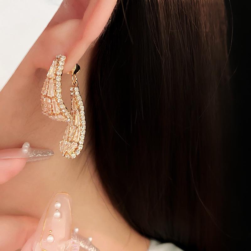 Silver Needle Diamond Teardrop Pendant Stud Earrings - Vintage Luxury Design