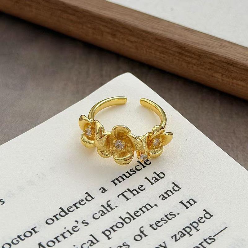 Golden Pavilion Condensed Retro Court Style Golden Brushed Carved Light Luxury Ring Female Niche Cold Wind Sweet Cool Ring Tide