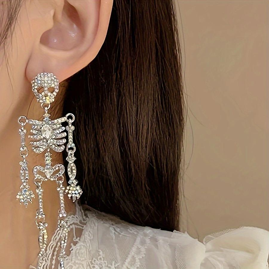 1 Pair of Women'S Fashion Dangling Earrings Halloween Retro Gothic Skeleton Skeleton Long Earrings Suitable for Gift Giving And Holiday Wearing