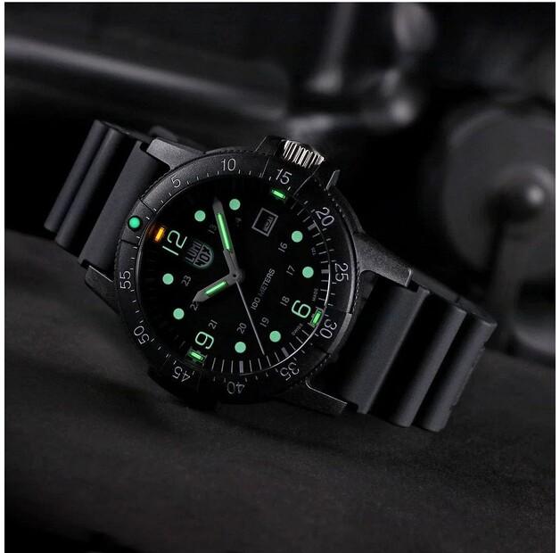 Luminox X2.2001 Sea Bass 2000 Series Watch