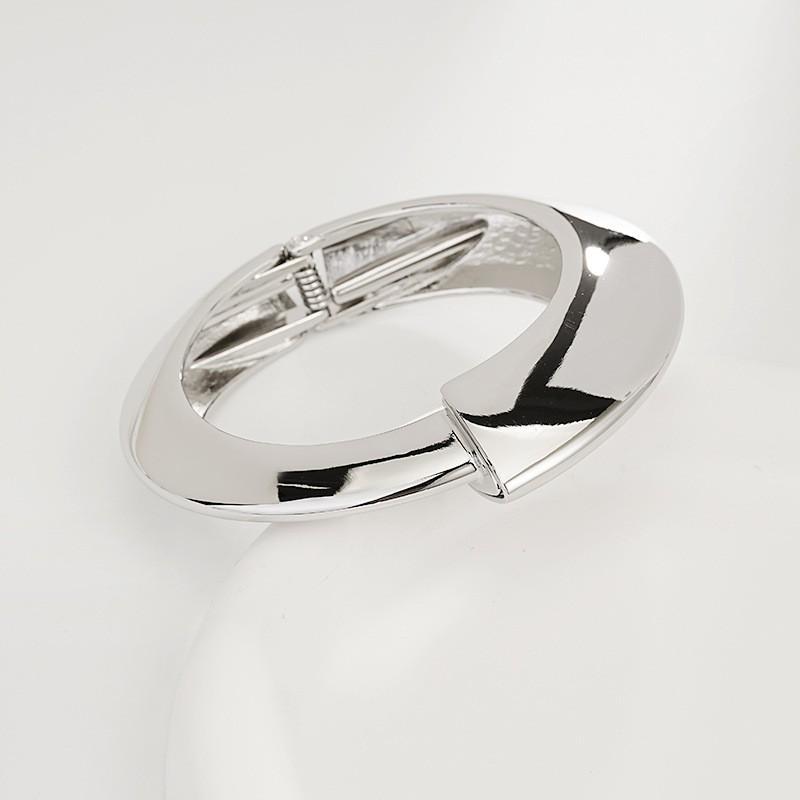 Interlocking Ring Open Bangle - European & American Light Luxury Design for Women
