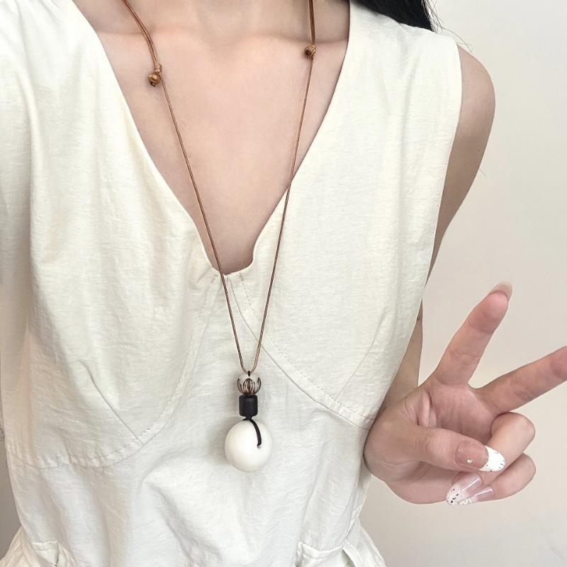 Vintage New Chinese Ethnic Style Bodhi Peace Buckle Pendant Long Sweater Necklace For Women