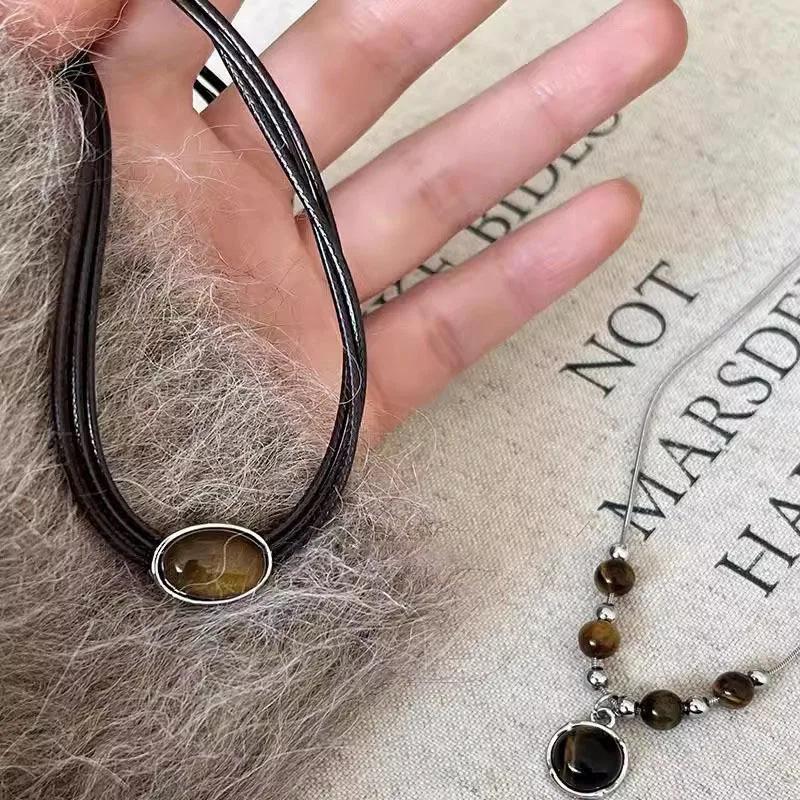 Vintage Leder Brauner Stein Anhänger Halskette Damen Retro Stapel Choker Temperament Schlüsselbein Kette Hip Hop Schmuck Zubehör