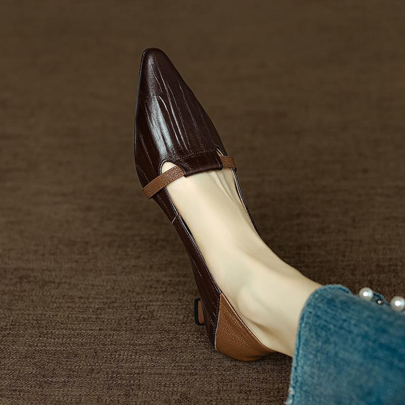 Encounter~ Temperament Pointed Head Color Matching One-pedal Single Shoes Women's Light Mouth Retro Cat Heel High Heels