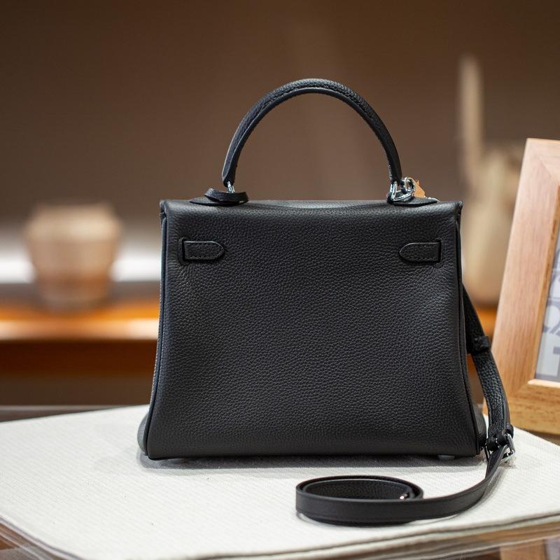 Manufacturer's 2025 New Top Layer Cowhide Silver Buckle Togo Soft Leather Bag Genuine Leather Women's Bag Handbag Crossbody Bag