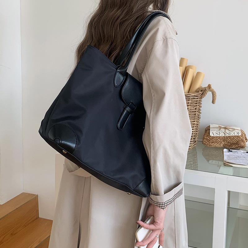 2026 New Women Daily Commute Large Capacity Handbag Lady Nyl Versatile Tote Tote Bag Female Affordable Wholesale Shoulder Bags