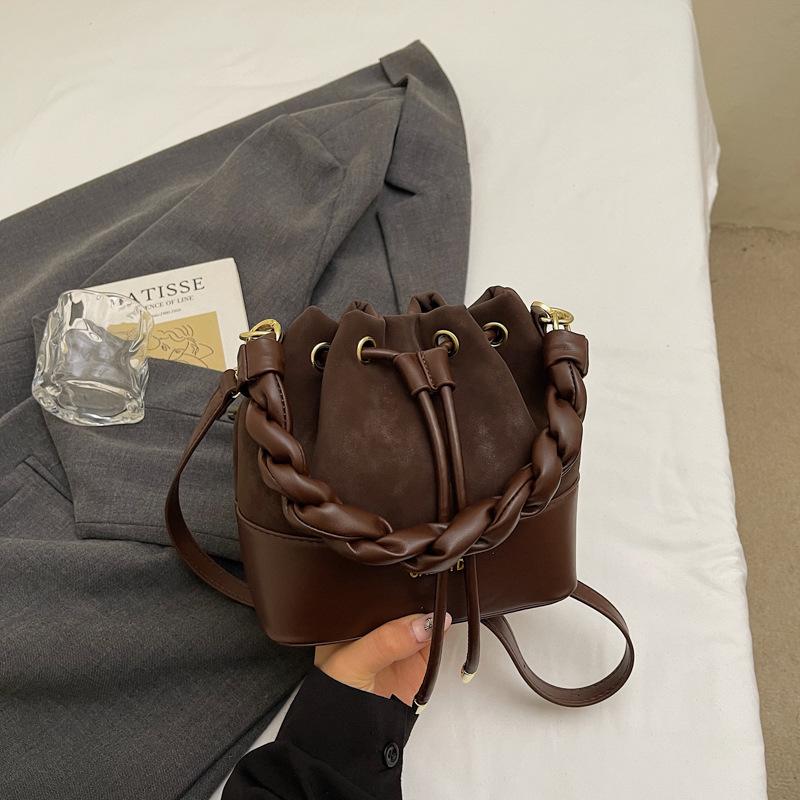 

Simple bucket bag 2025 autumn new high-value bag fashionable contrasting color bucket bag solid color handbag women s bag темно-коричневого