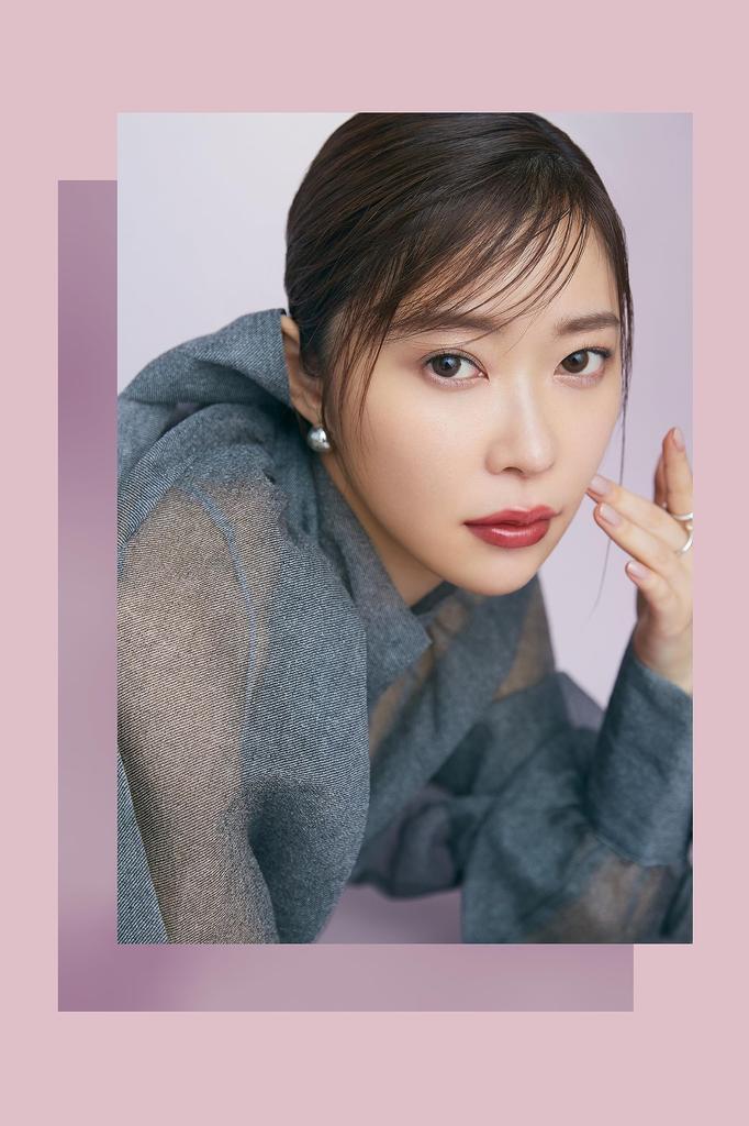 Ririmew In the Mirror Eye Palette Sashihara Produced Winter [Rino Cosmetics/Eyeshadow Palette] (03 Gray)