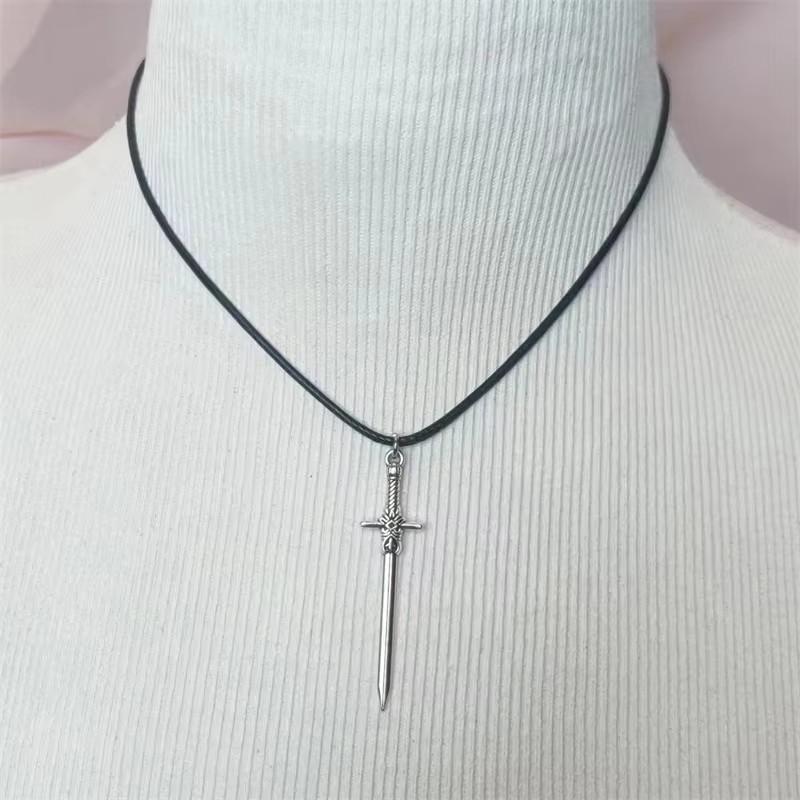 [Un Colgante de Espada Retro] Collar con Colgante de Espada Retro, Collar con Colgante de Aleación de Zinc con Forma de Cruz Estilo Punk para Mujeres y Hombres