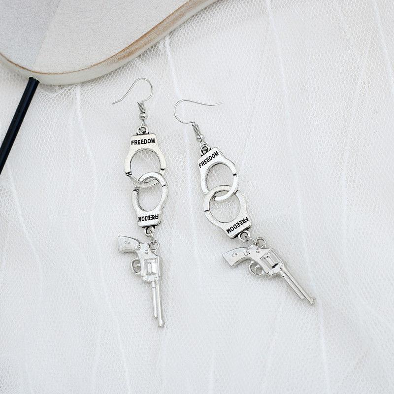 Gothic Punk Handschellen/Pistole Ohrhänger, die antik versilberten Revolver Gun Western Cowboy Tropfen Ohrringe für Frauen