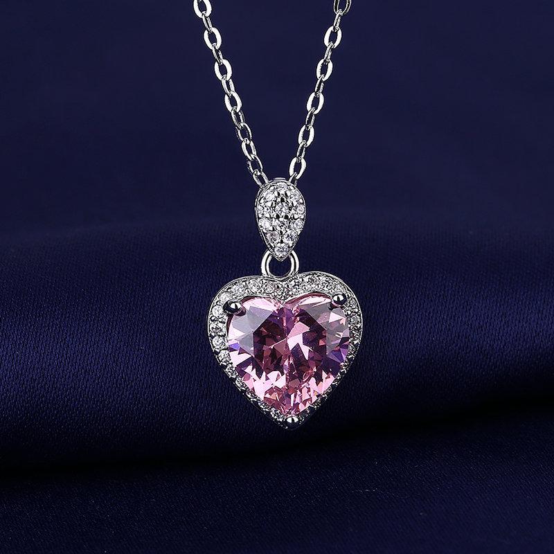 Dámský přívěsek ve tvaru srdce z růženínu na klíční kost - Evropská a americká móda