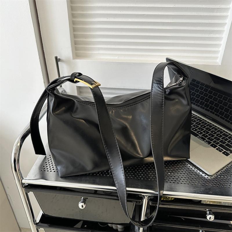 Schicke Stadttasche aus PU-Leder mit Crossbody-Riemen für Damen, Neuankunft 2023, in einfarbigen Farben