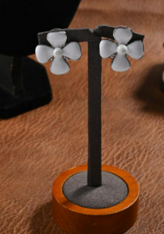 French White Flower Earrings & Platinum-Enamel Necklace Set - Elegant & Simple Style
