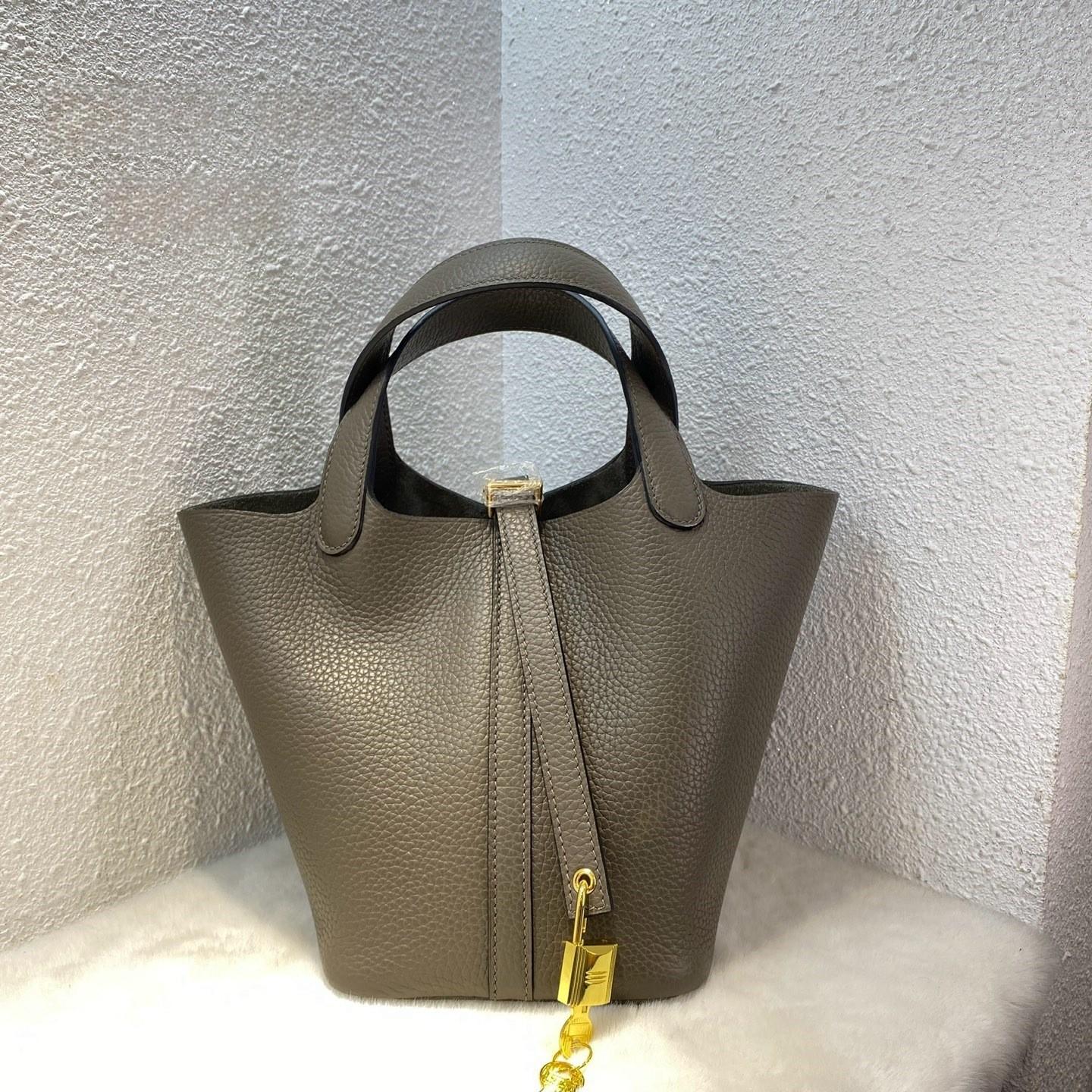 

Top Lychee Patterned 18 Vegetable Basket With Cowhide Wax Thread Sewn On Water Bucket Steel Hardware Genuine Leather Handbag Women 18x13x18 (cm)