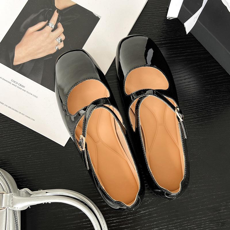 Fashion square head flat sole shoes women's spring and summer buckle one word cross trendy shoes casual pregnant women driving shoes women