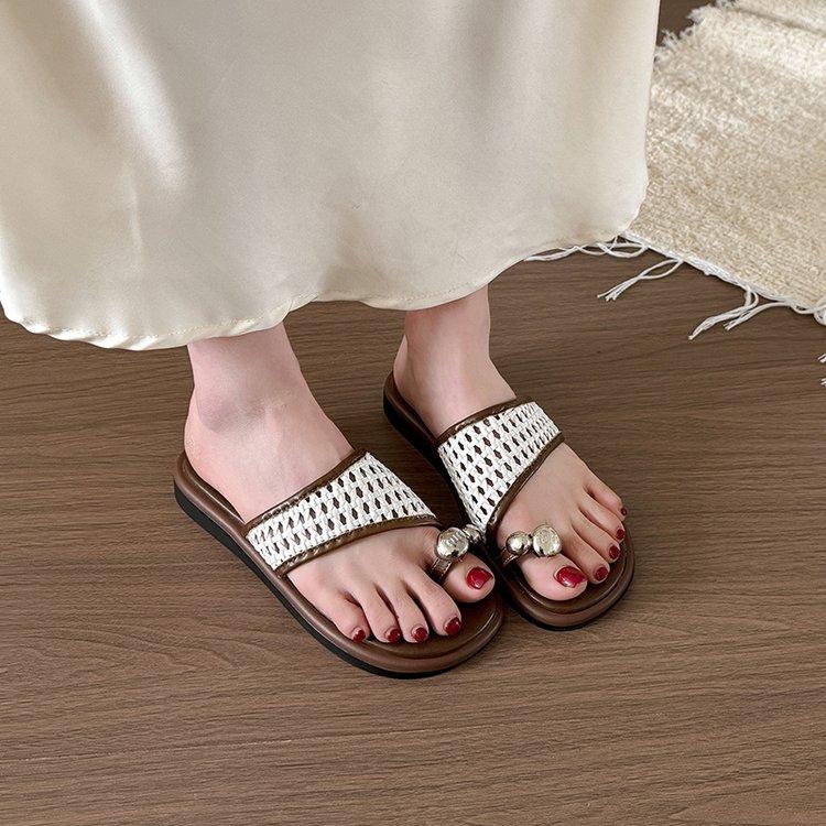 Comfort version '~ Retro woven toe slippers women's 2025 new summer wear foreign style fashion flat bottom cool slippers women