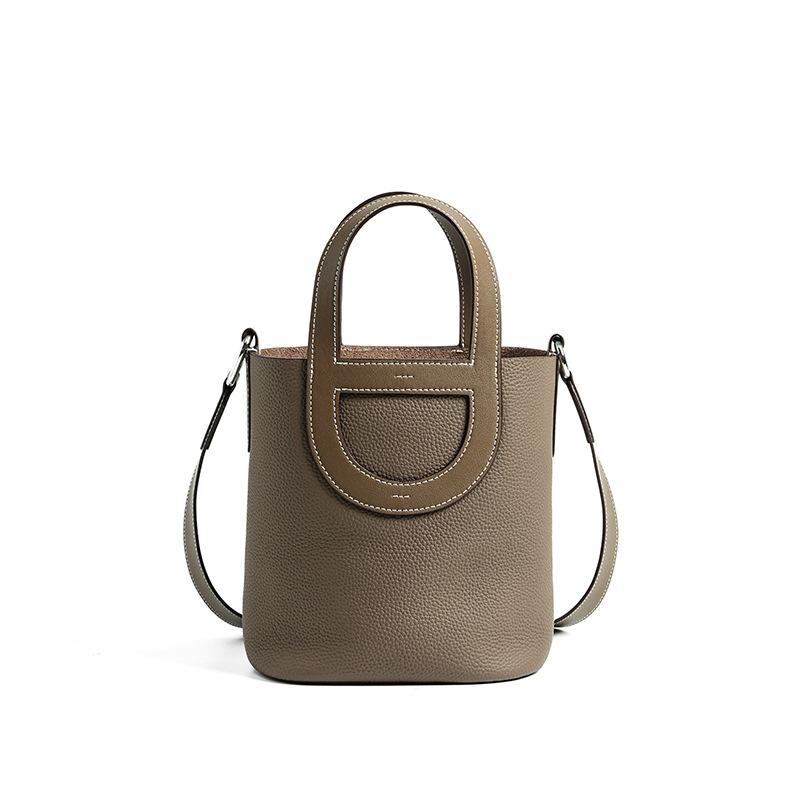 Genuine Leather Crossbody Bucket Bag A Perfect Hand-carried Handbag for Women Commuting To Work