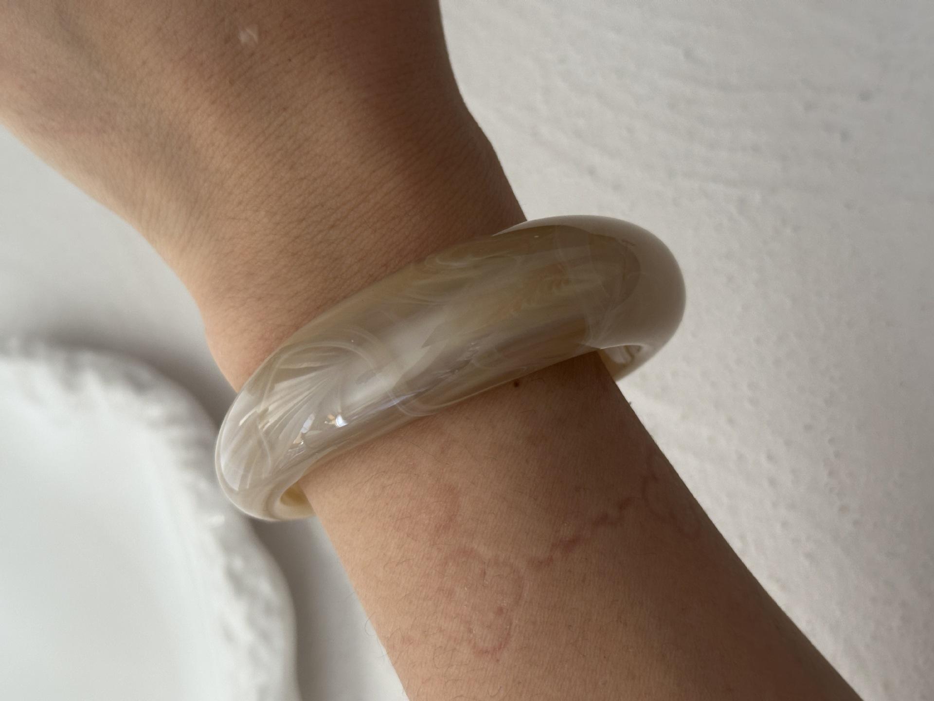 Акриловый Блестящий Высококачественный Браслет Женский Раскрывающийся Браслет с Дизайном для Повседневной Носки Изящное Универсальное Дизайнерское Украшение