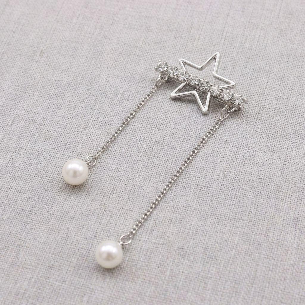 Personalized Brooch with Crystal Heart Brooch for Fashion Snowflake Geometric Creative Suit Pin