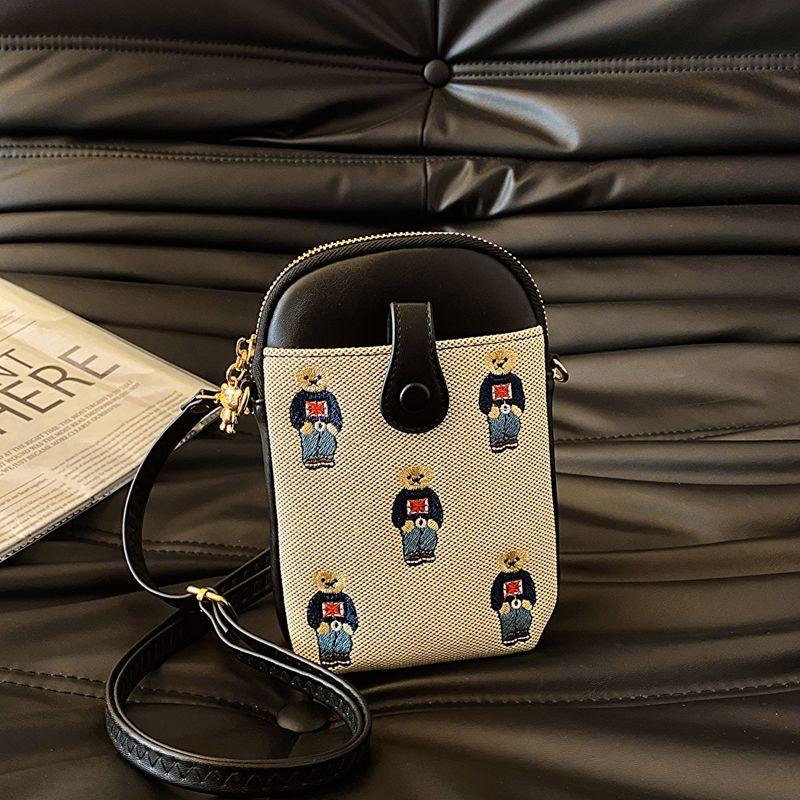 

2024 Beibaobao New Arrival Niche Style All-Matching Western Style Mobile Phone Bag Casual Cartoon Bear Shoulder Messenger Bag Small Bag Black