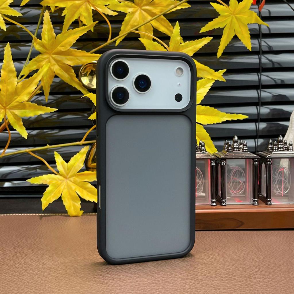 Youdun Klasický matný ochranný kryt s magnetickým uchycením a měkkými okraji pro iPhone 17 Pro Max