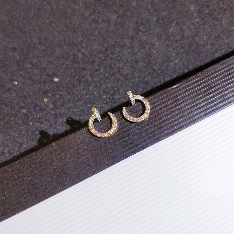 New Exquisite Women's Nail Earrings Creative Irregular Earrings Small  copper Needle Stud Earrings Temperament Earrings