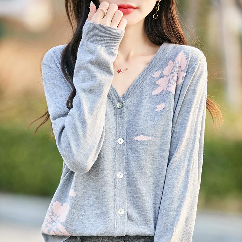 

Женский легкий кардиган из 50% шерсти и 50% шелка Mulberry — универсальный трикотаж на все 4 сезона для комфорта и стиля в любое время года M темно-серого