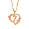Zierliches Messing Initialen-Halskette Mit Floralem Herz-Ausschnitt Design Verstellbare Kette Leichter Romantik Schmuck