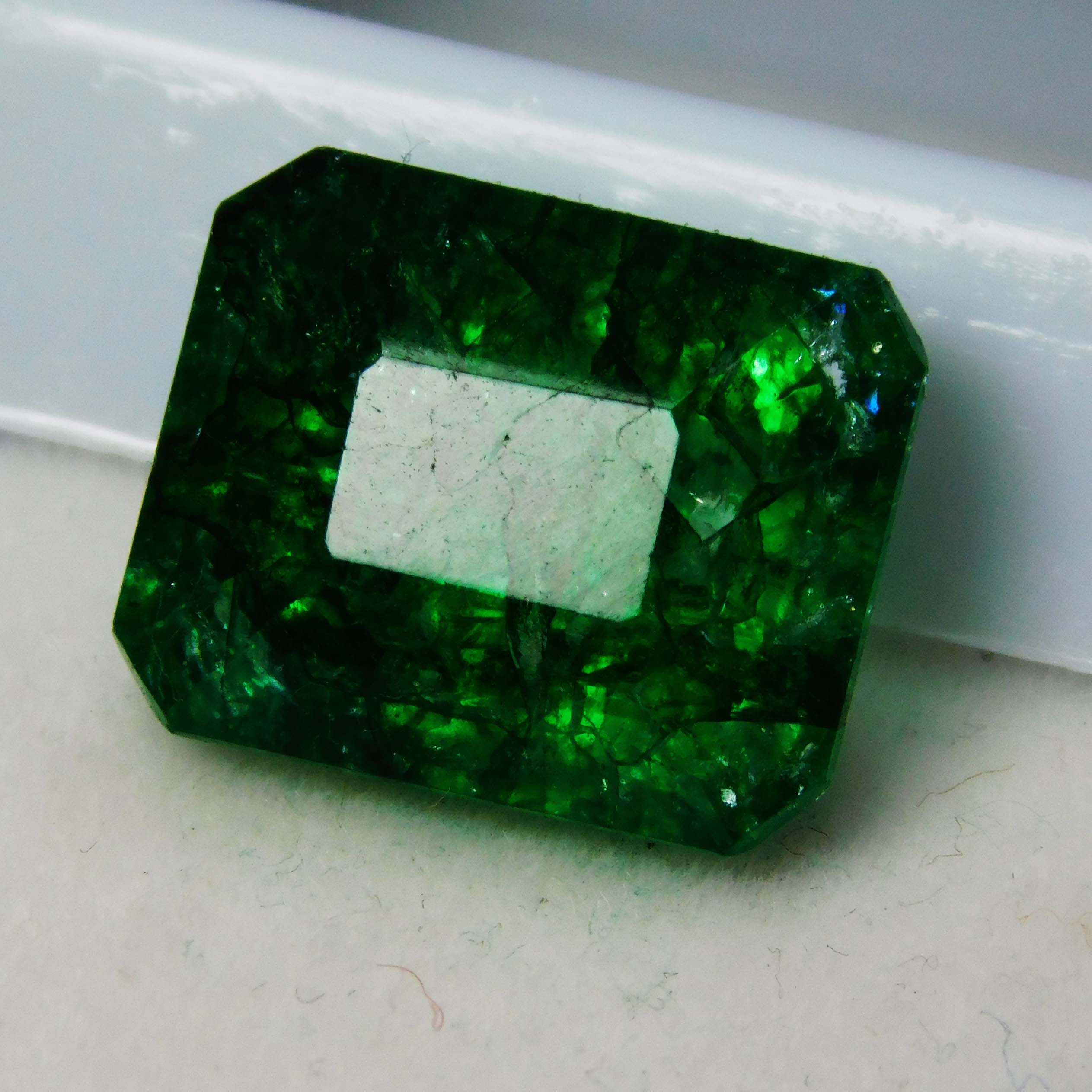 

8 Карат Зелений Натуральний Колумбійський Смарагд СЕРТИФІКОВАНИЙ Вільний Дорогоцінний Камінь Смарагдовий Огранки A-3885a 13.3 mm approx зелений