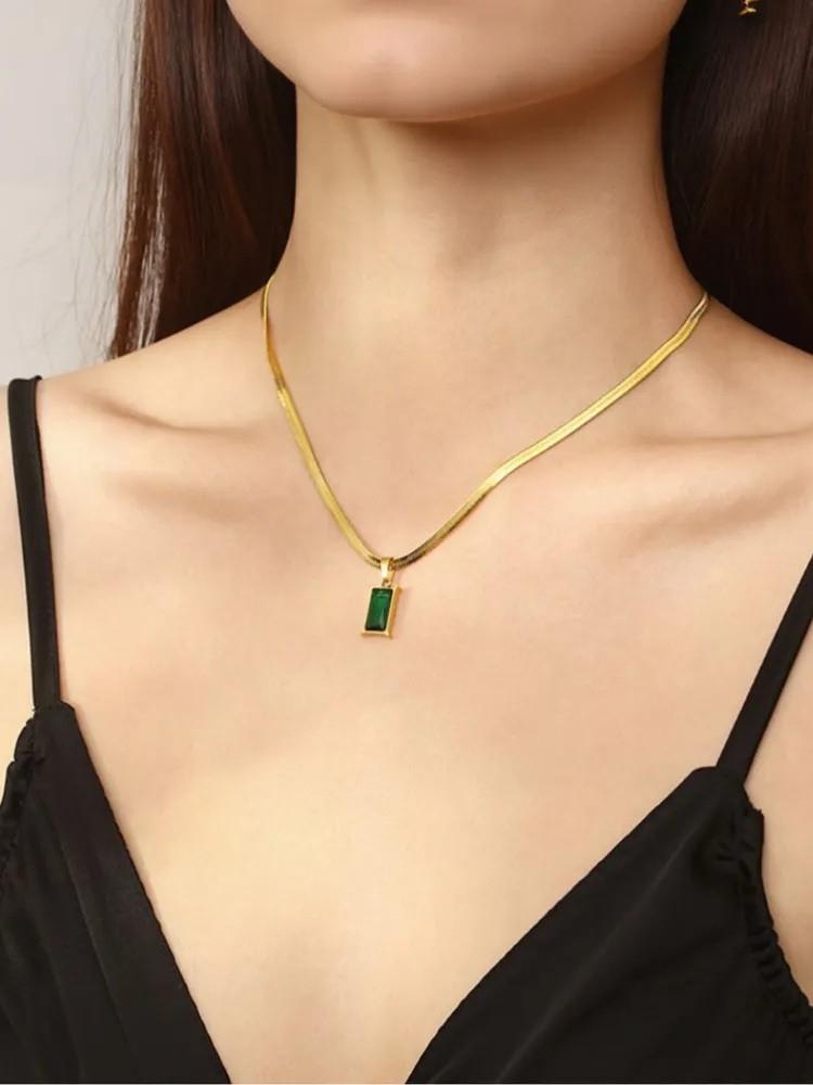 Temperamental Design Snake  Chain High-end Luxury  Zircon Pendant Titanium Steel Necklace For Women