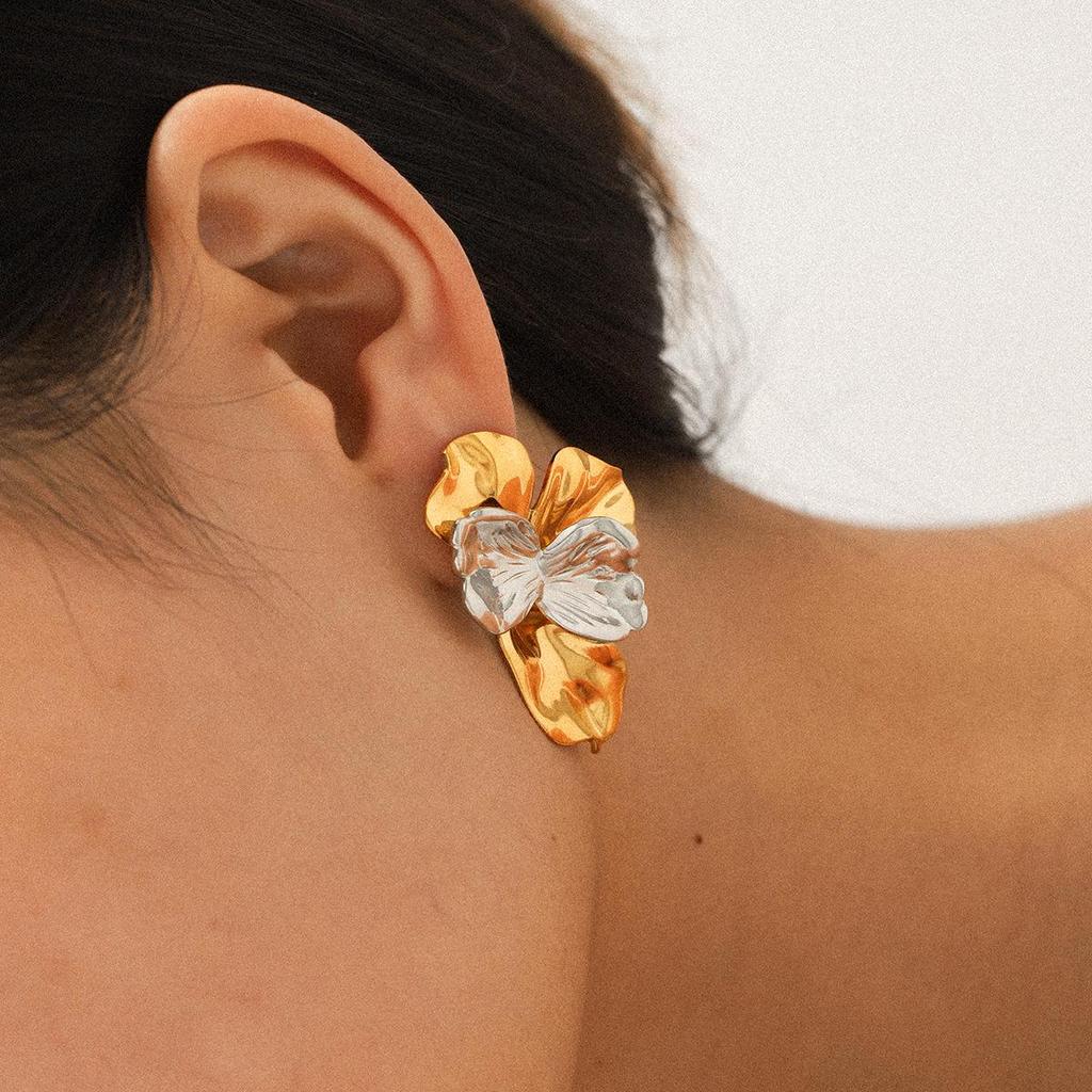 Evropské a americké přeshraniční barevné náušnice z titanové oceli s květinovým vzorem - Luxusní nerezavějící design listu z nerezové oceli pro ženy