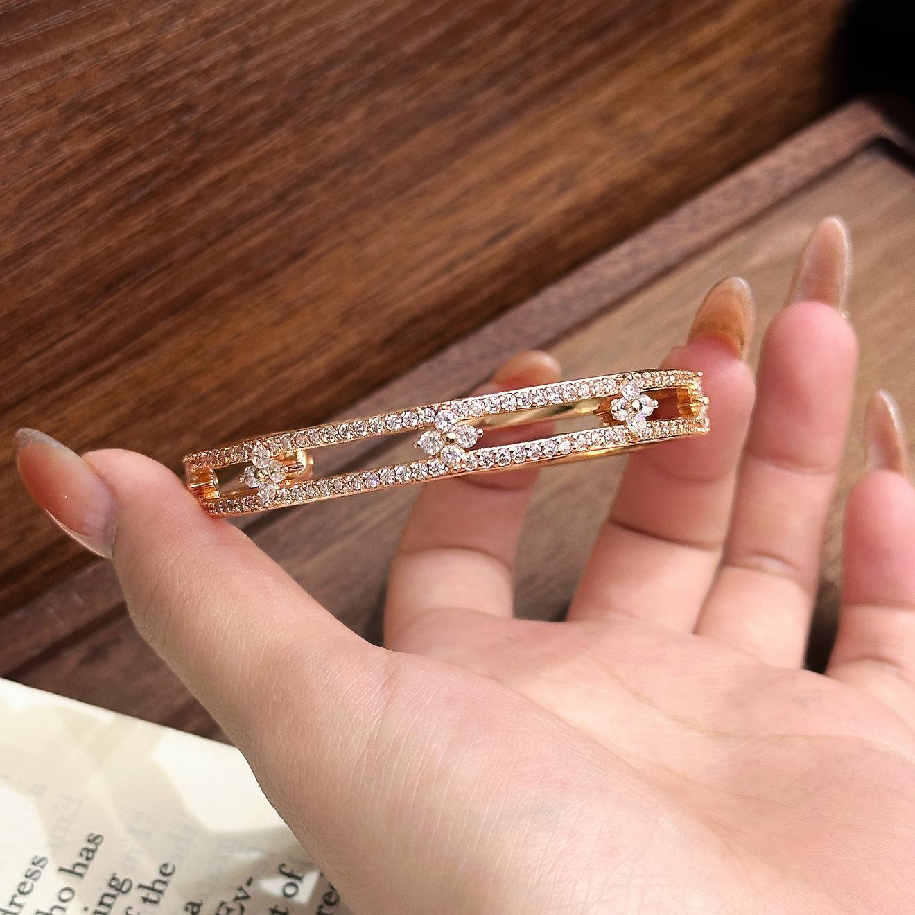 Японский и корейский стиль Ins цветной калейдоскоп четырехлистник браслет изысканный полый двухслойный полностью бриллиантовый цветочный браслет