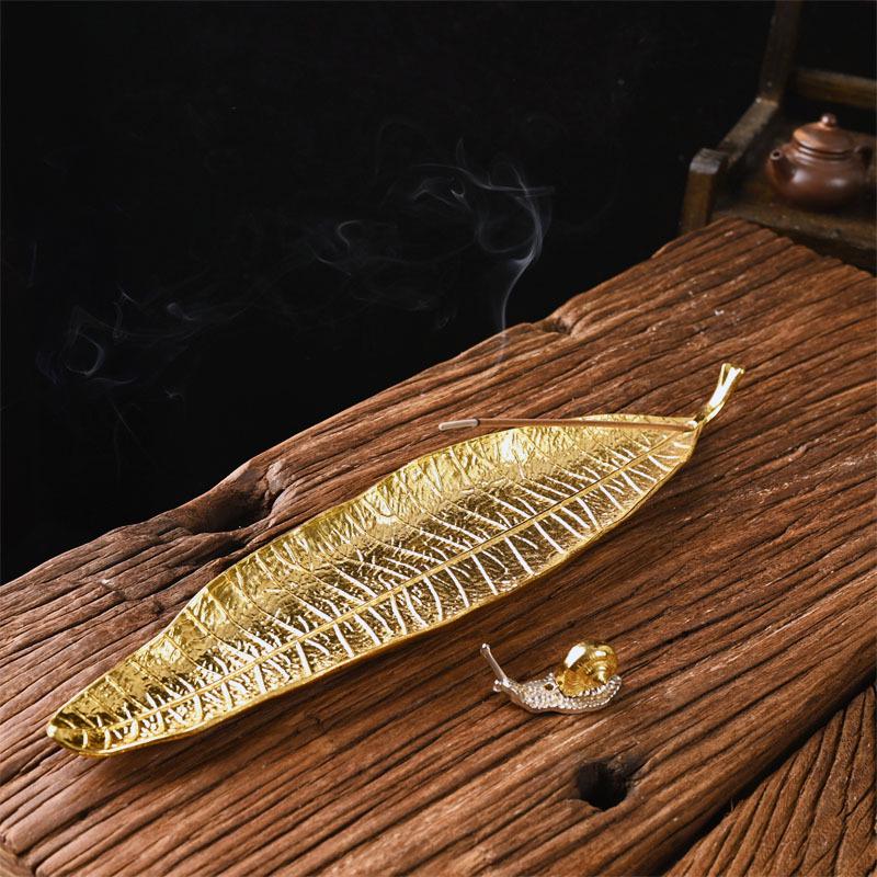Creative Leaf Incense Burner for Sandalwood & Agarwood Coils - Tea Ceremony Ornament