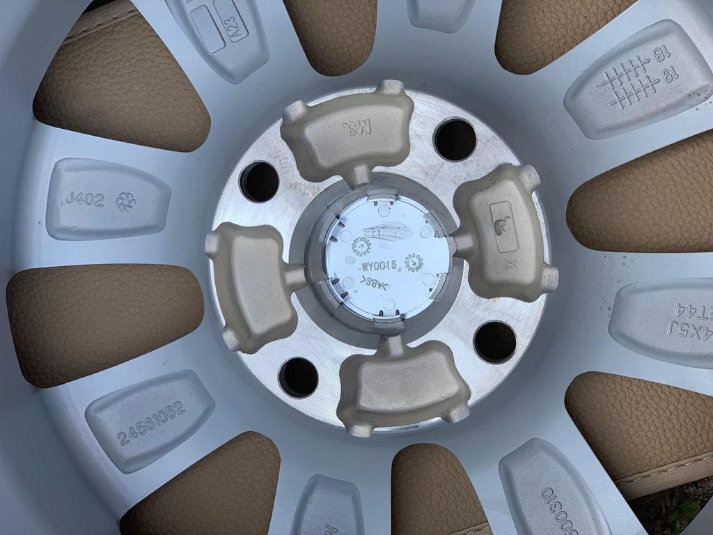 Compatibile Aluminum Steel Wheels 14-16 Inch for Wuling Hongguang S/Zhi Guang/Rongguang V Hubs and Tire Rims.