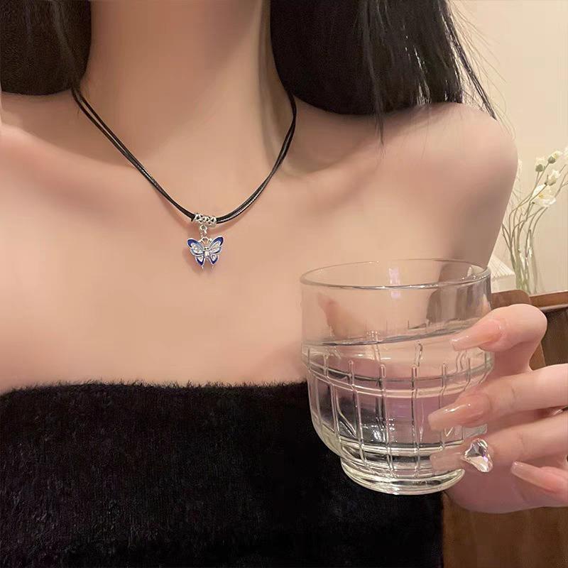 Trending Women's Leather Choker Necklace with Letter Stitching - Light Luxury & Cool Style Clavicle Chain Hot Girl Accessory.