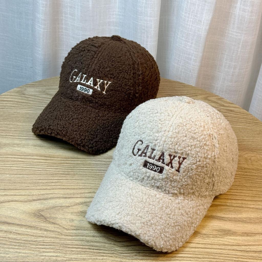 Hat Women's Autumn and Winter Warm Lamb Wool Face Revealing Small Baseball Cap Korean Version Thickened Plush Cute Peaked Cap Covering The Face