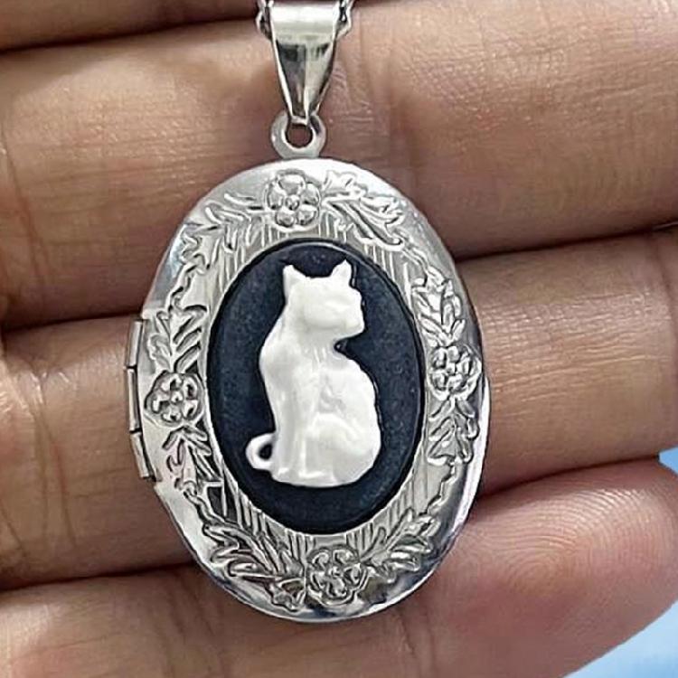 Multipurpose Cats Themed Oval Pendant Necklace Craft from Comfortable Sturdy Alloy Materials for Long Time Use