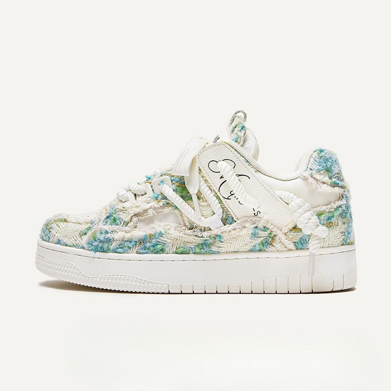 

Новая пара обуви с кроссовками на толстой подошве, увеличивающими рост 44 зелёный