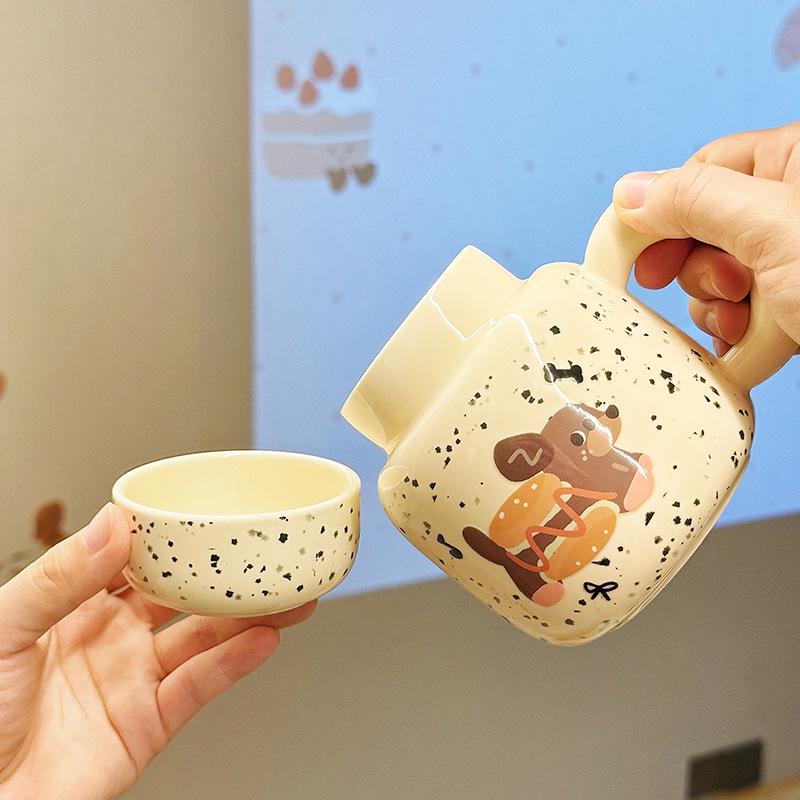 Souvenir Mädchen Niedlicher Keramikbecher mit Deckel Narzisse Welpe Wasserbecher Praktischer Becher Herren Kaffeetasse Geschenk