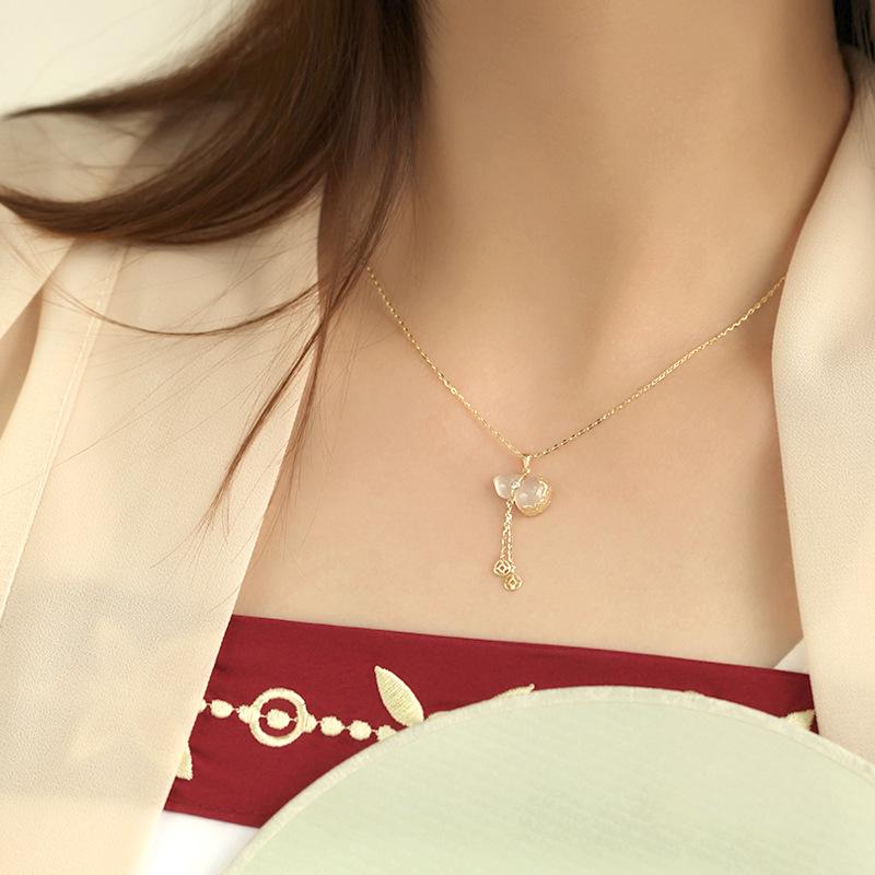 Chalcedony Gourd Necklace: Fresh, Sweet, and Stylish with Exquisite Versatile Design for Women (2025 Trend) Chalcedony Gourd Necklace (Gold)