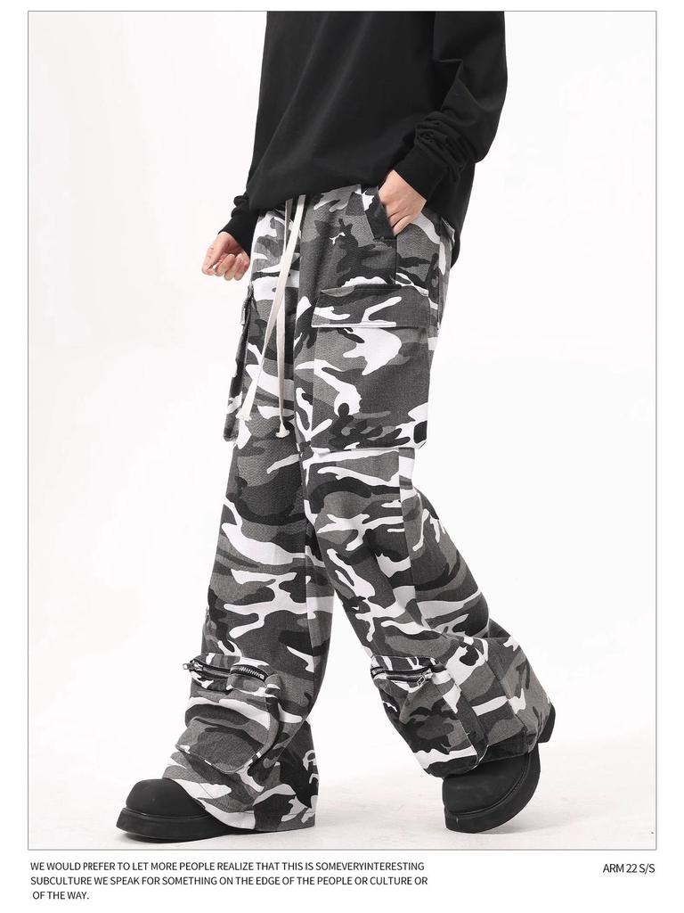 Men's Retro Hiphop Camouflage Cargo Pants: Loose, Straight-Leg, Multi-Pocket Design.