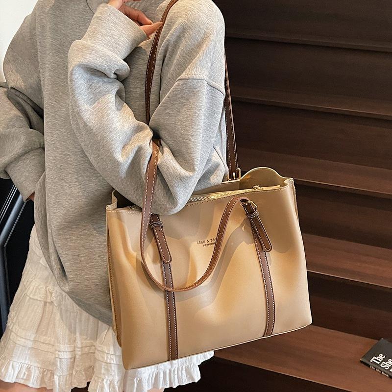 This Year's Popular Bag Women's Large-capacity 2025 New Autumn and Winter Versatile Casual Shoulder Bag Textured Commuter Tote Bag