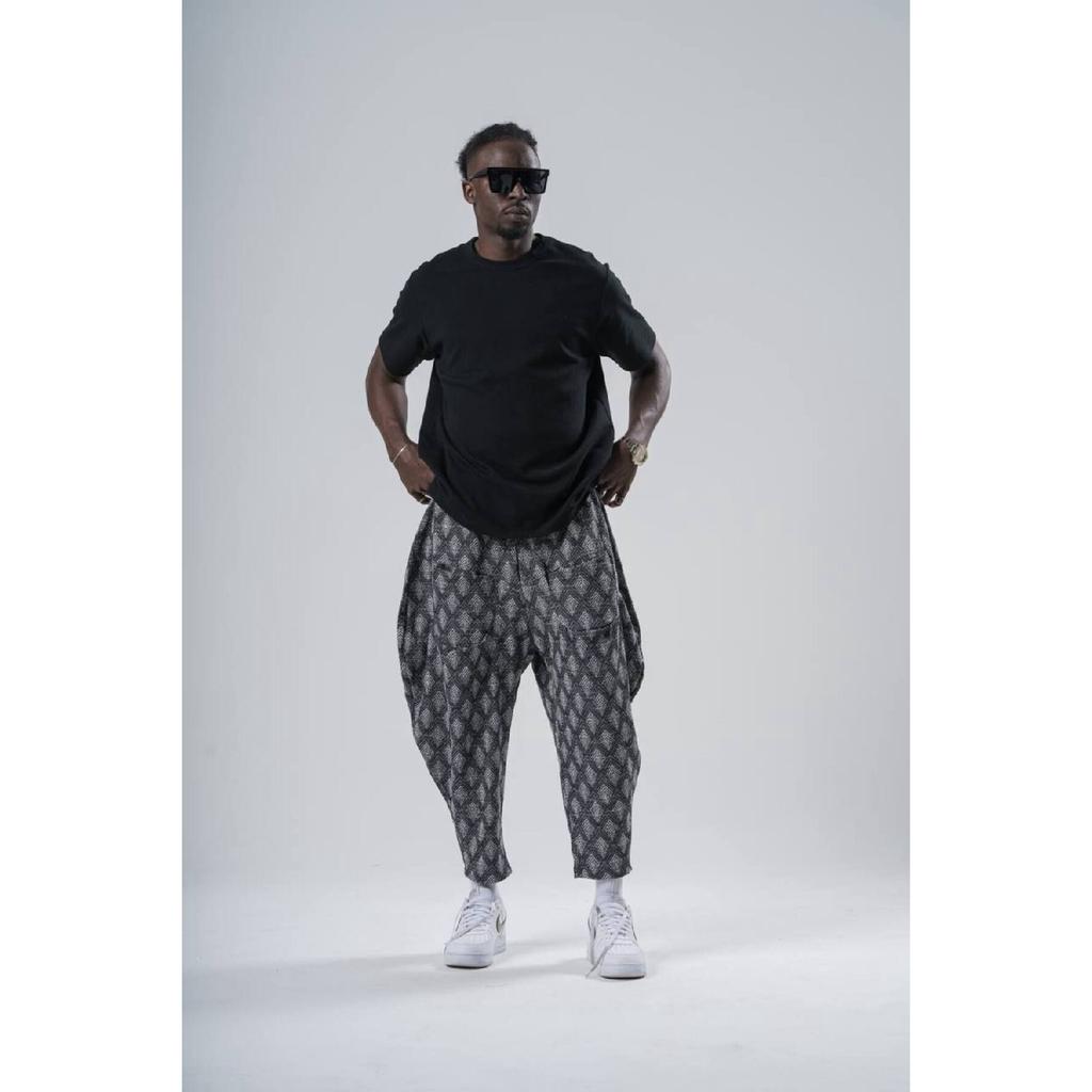 Unisex Shawar With Elastic Waist.