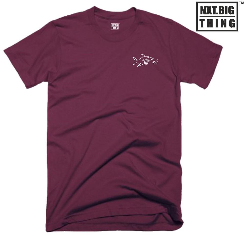 Maglietta Shark Vs Fish Taglia Piccola Abbigliamento Casual Scontro Festività Regalo di Compleanno Divertente Top