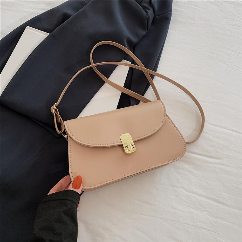 

Chic Vintage Style Saddle Bag For Women In Black Beige Brown And Khaki With Soft Pu Material хакі