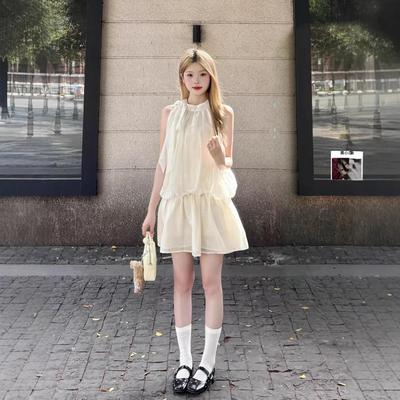 French Sleeveless Neck Dress Women's 2026 Summer New Apricot Temperament Tulle Vacation Small Short Skirt