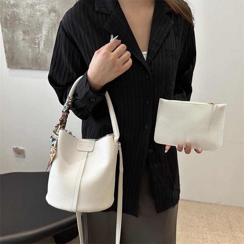 Trendy Summer Fashion Handbag 2024 Stylish French Fresh Single Shoulder Bucket Bag