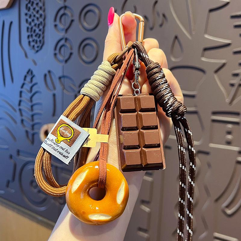 Creative Miu-Style Lye Bread Keychain: Cute Handcrafted Couple Pendant, Small Gift