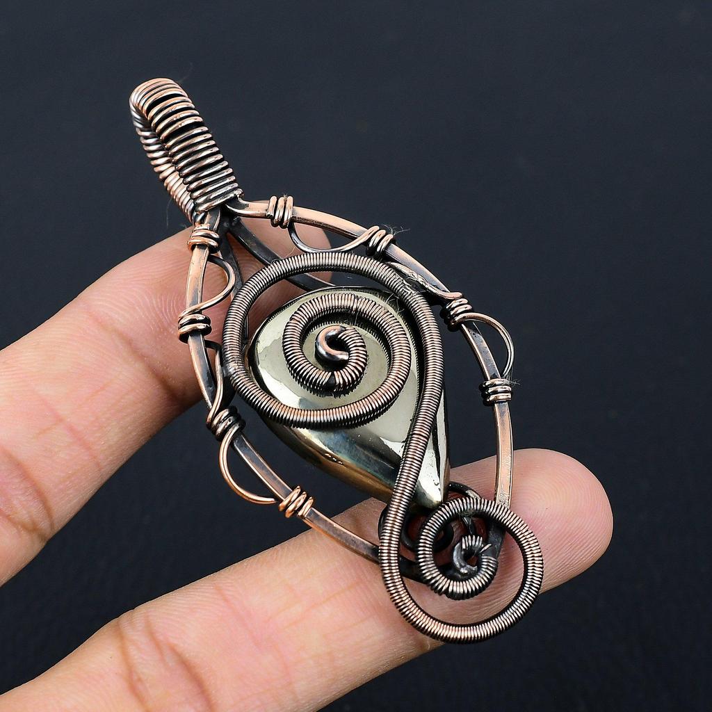 Zlatý apačský pyritový drahokam z čistého měděného drátu zabalené ručně vyráběné šperky s přívěskem